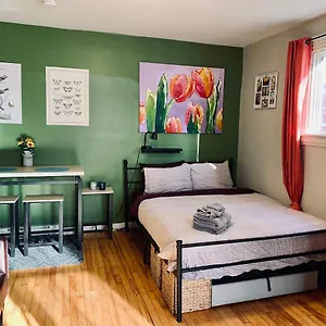 255 Comfy Studio, Location, Parking Apartment