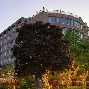 Courtyard By Marriott Downtown Hotel